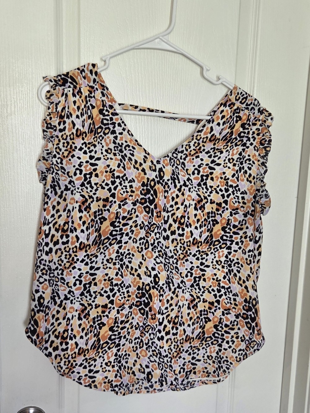 Versona Leopard-Print V-Neck Ruffle Blouse Sz M